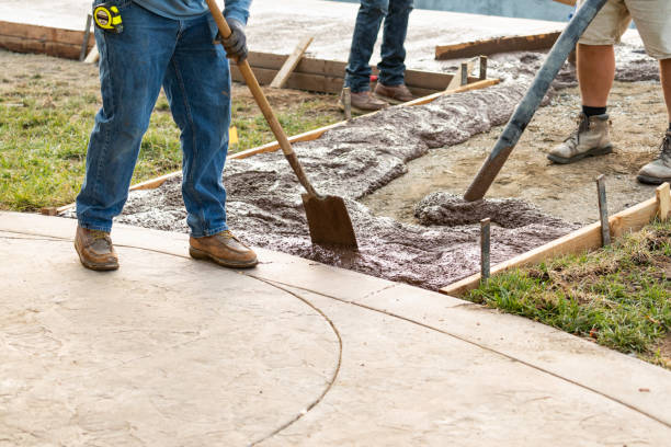 Best Concrete Sidewalk Installation  in Fredonia, WI